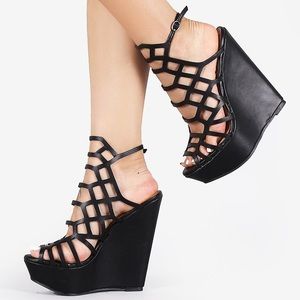 NEW‼️ Black Honeycomb Wedge Heels
